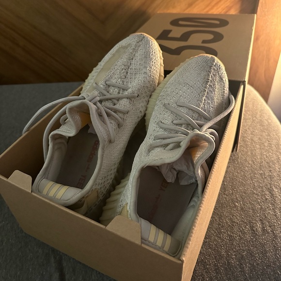 yeezy boost v2 350 light